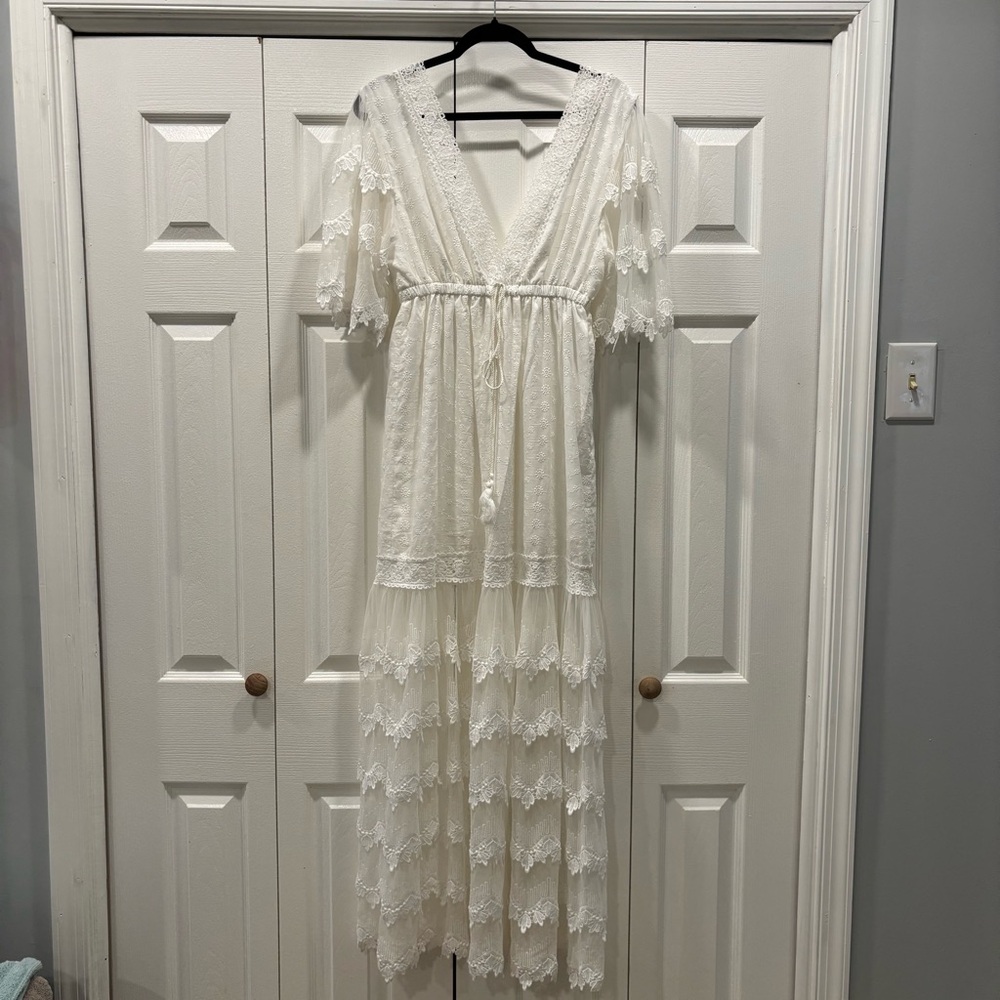 Elegant White Lace Maxi Dress